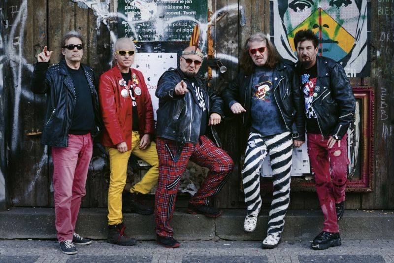 Punk fest v Plasích láká na Visací zámek, vystoupí i Znouzectnost nebo SPS