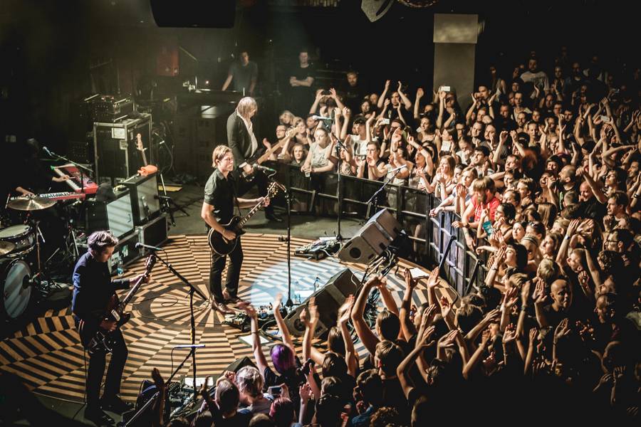 TOP 6 videoklipů týdne: Imagine Dragons pěstují lásku ze záhrobí, David Guetta ve virtuální realitě