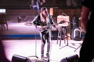 V Chapeau Rouge se bude řvát za slávu: Lazer Viking a Cigarette Syndrome podpoří začínající kapely