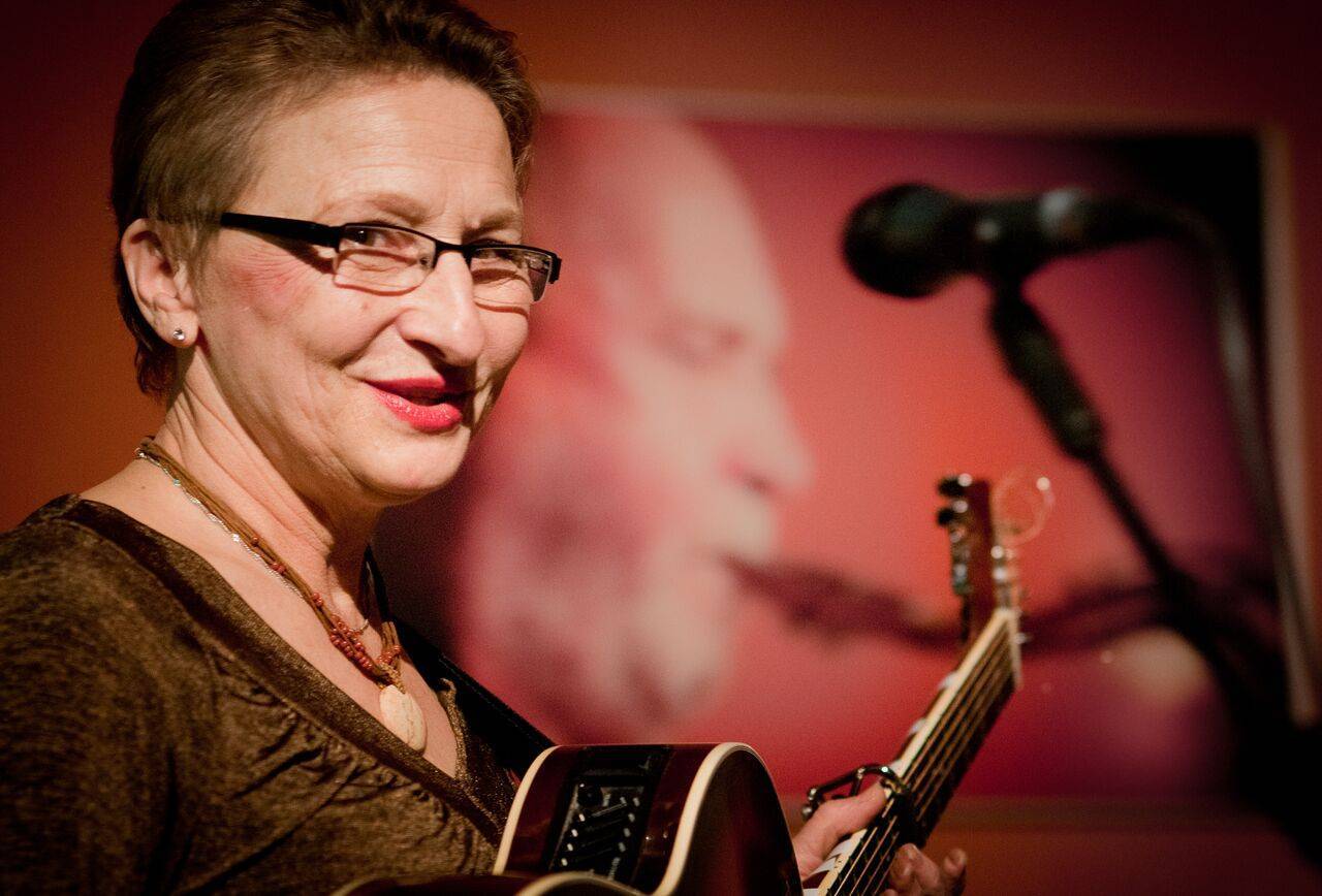 Struny podzimu ve znamení tuzemských premiér: Vystoupí Terry Riley, Lizz Wright nebo Andy Irvine a Paul Brady