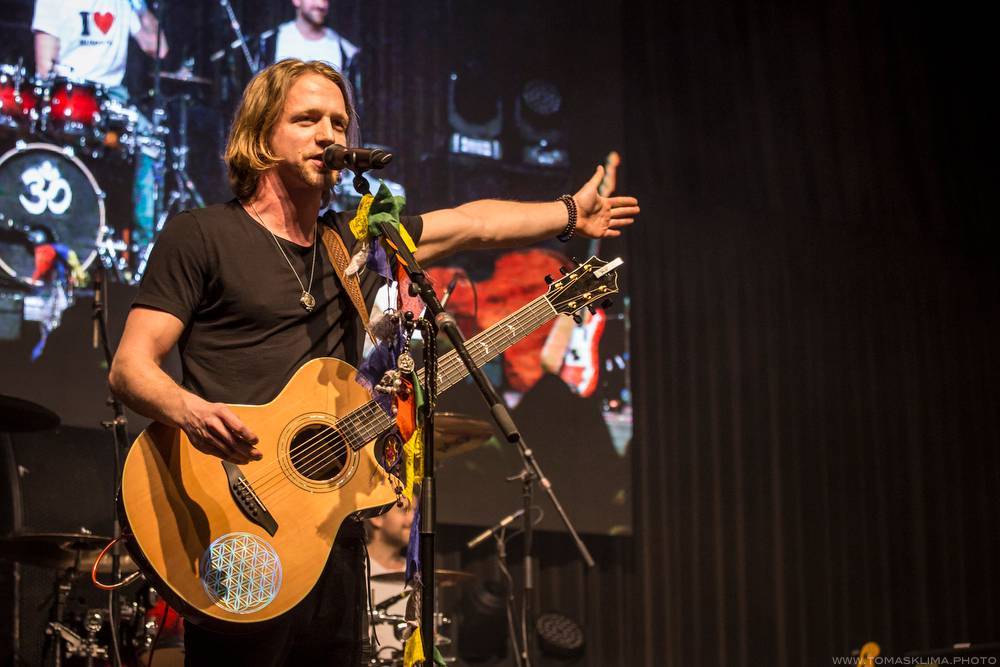 Na Cenách Anděl vystoupí Miro Žbirka, Monkey Business i Tomáš Klus. Speciální číslo poctí divadlo Semafor