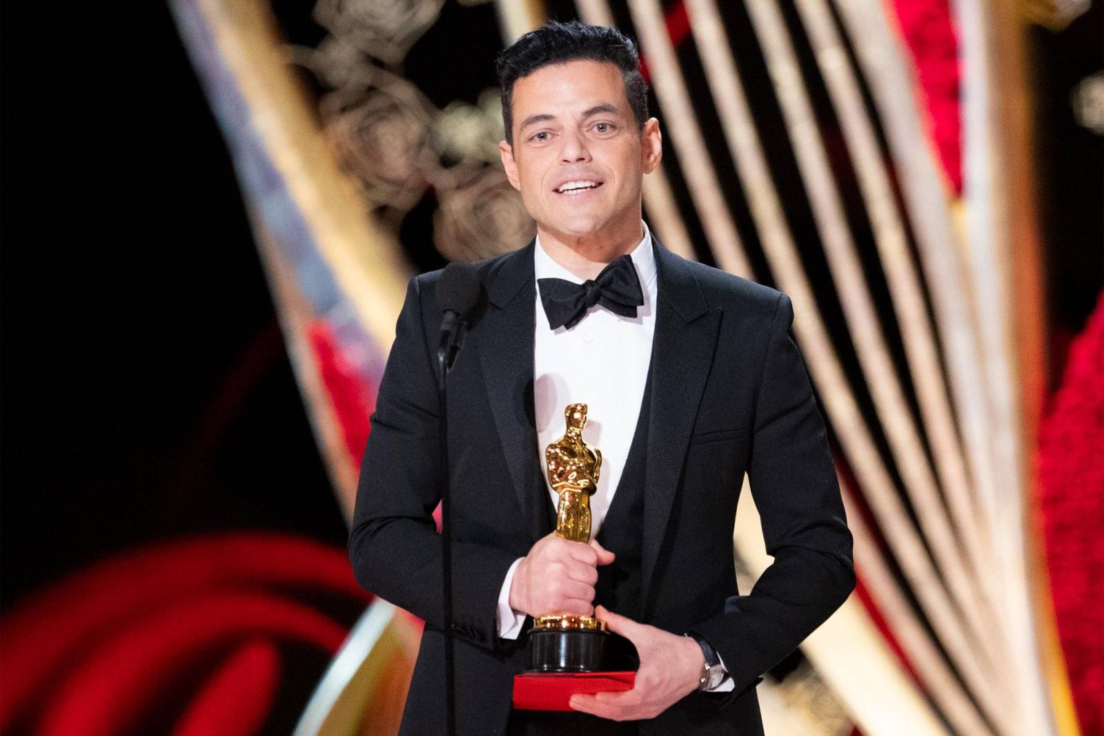 Bohemian Rhapsody má čtyři Oscary, Rami Malek vyhrál za roli Mercuryho. Nejlepší píseň nahrála Lady Gaga