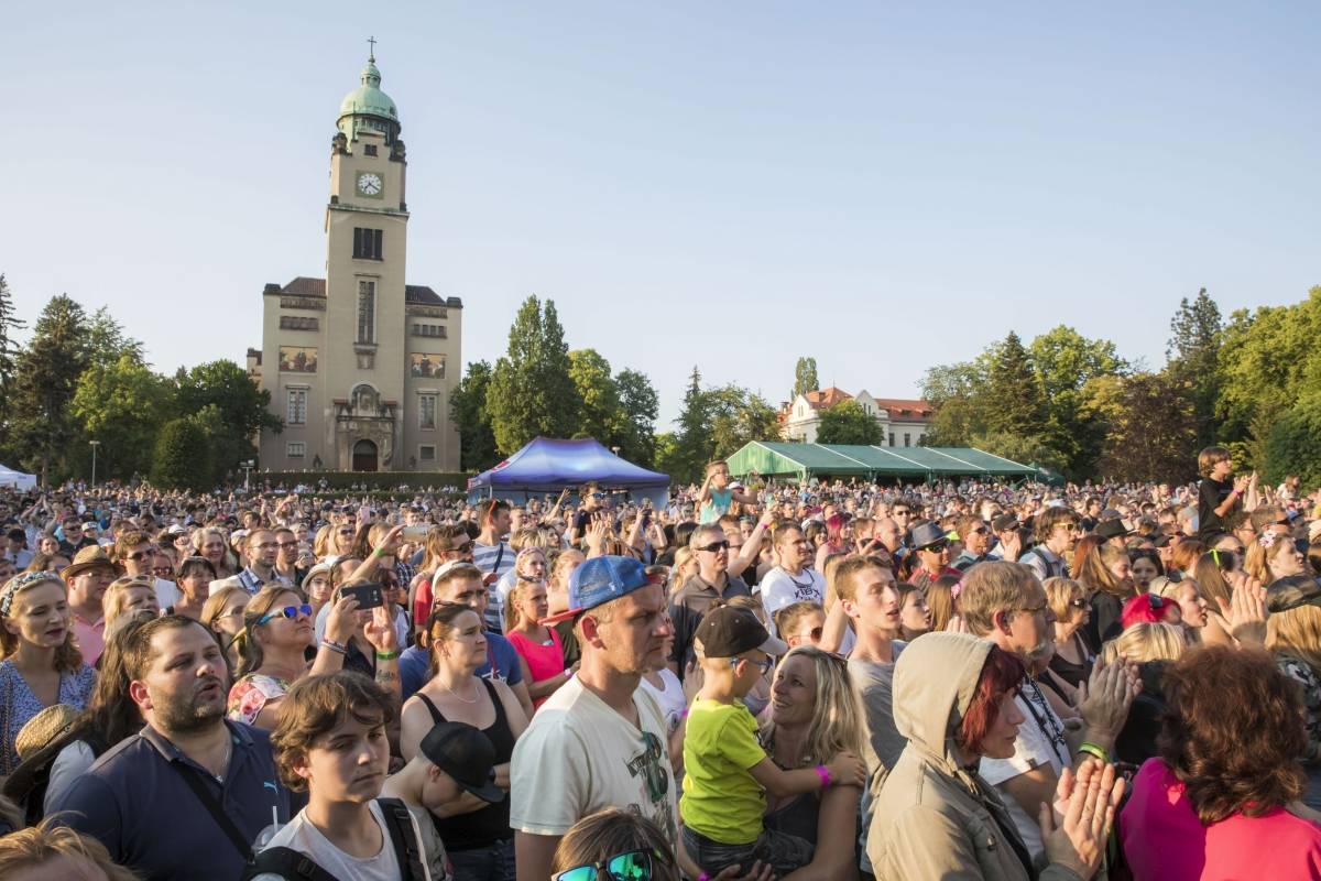 Divokej Bill, Tomáš Klus, Barbora Poláková, Wohnout i Rybičky 48. Mezi ploty láká na nejnabitější line-up