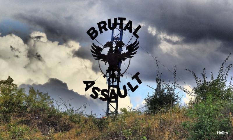 Téměř vyprodaný Brutal Assault přidává další kapely - Altarage, Brutally Deceased i Crossfaith