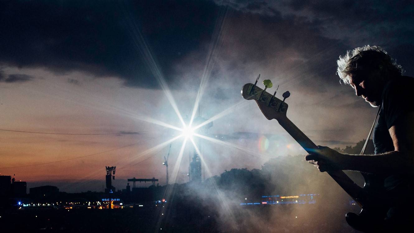 Roger Waters ovládne česká kina. Snímek Us + Them připomene jeho velkolepé turné