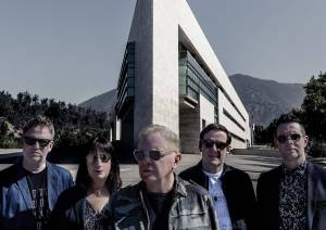 Koncert New Order se pro velký zájem přesouvá do větších prostor. Místo Lucerny proběhne ve Foru Karlín