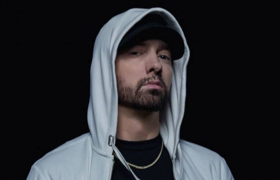 Eminem nečekaně vydal nové album. Hostuje na něm i Ed Sheeran a vyvolalo několik kontroverzí