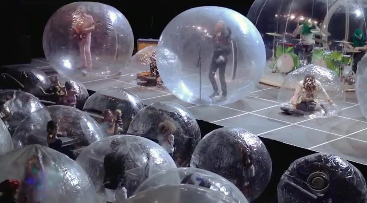 Na koncerty v obřích bublinách. Předpověděli Flaming Lips budoucnost?