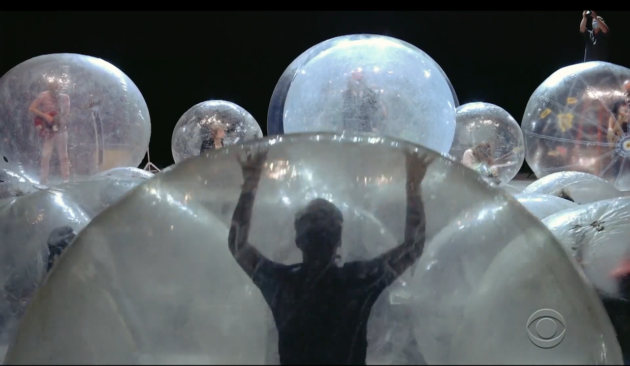 Na koncerty v obřích bublinách. Předpověděli Flaming Lips budoucnost?
