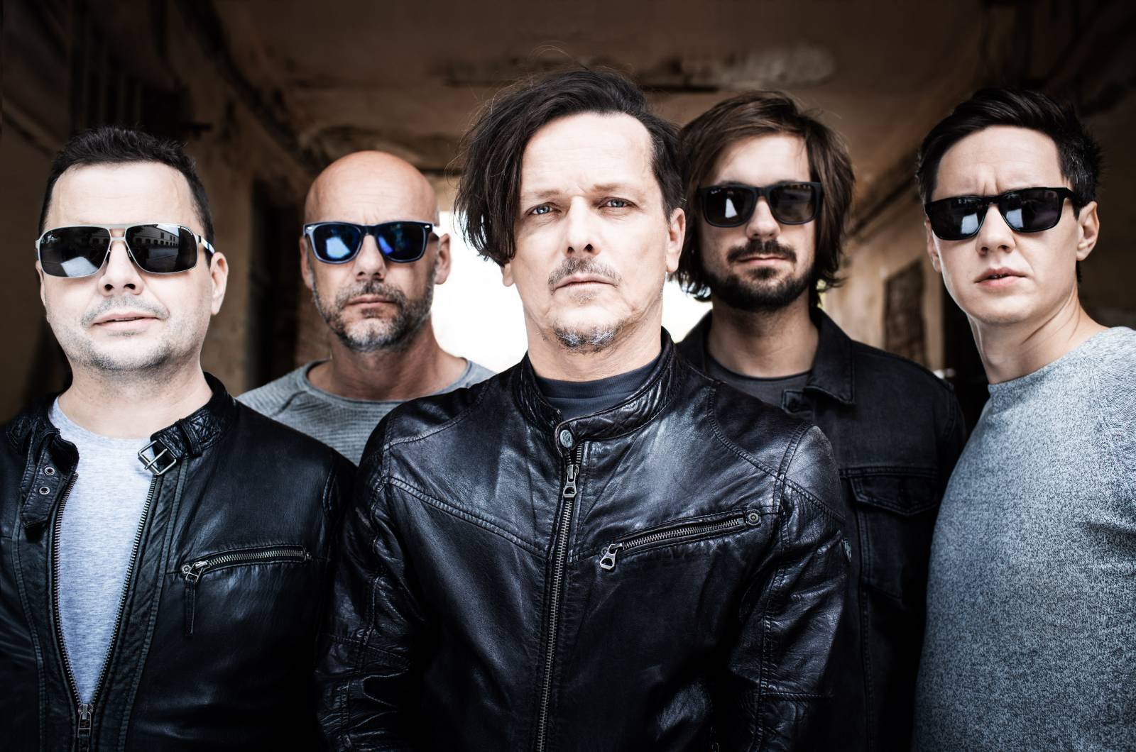 Chinaski vyrazí na vánoční turné