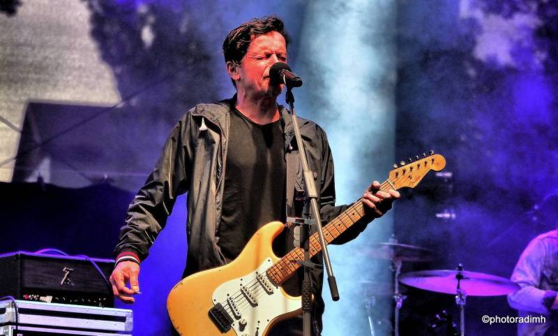 Chinaski vyrazí na vánoční turné