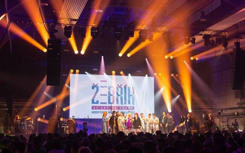 Žebřík musí být přesunut na příští rok, důvodem je nepředvídatelnost vládních opatření