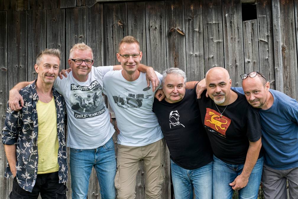 Mňága a Žďorp vydá koncertní album, vzniklo během jarních streamů