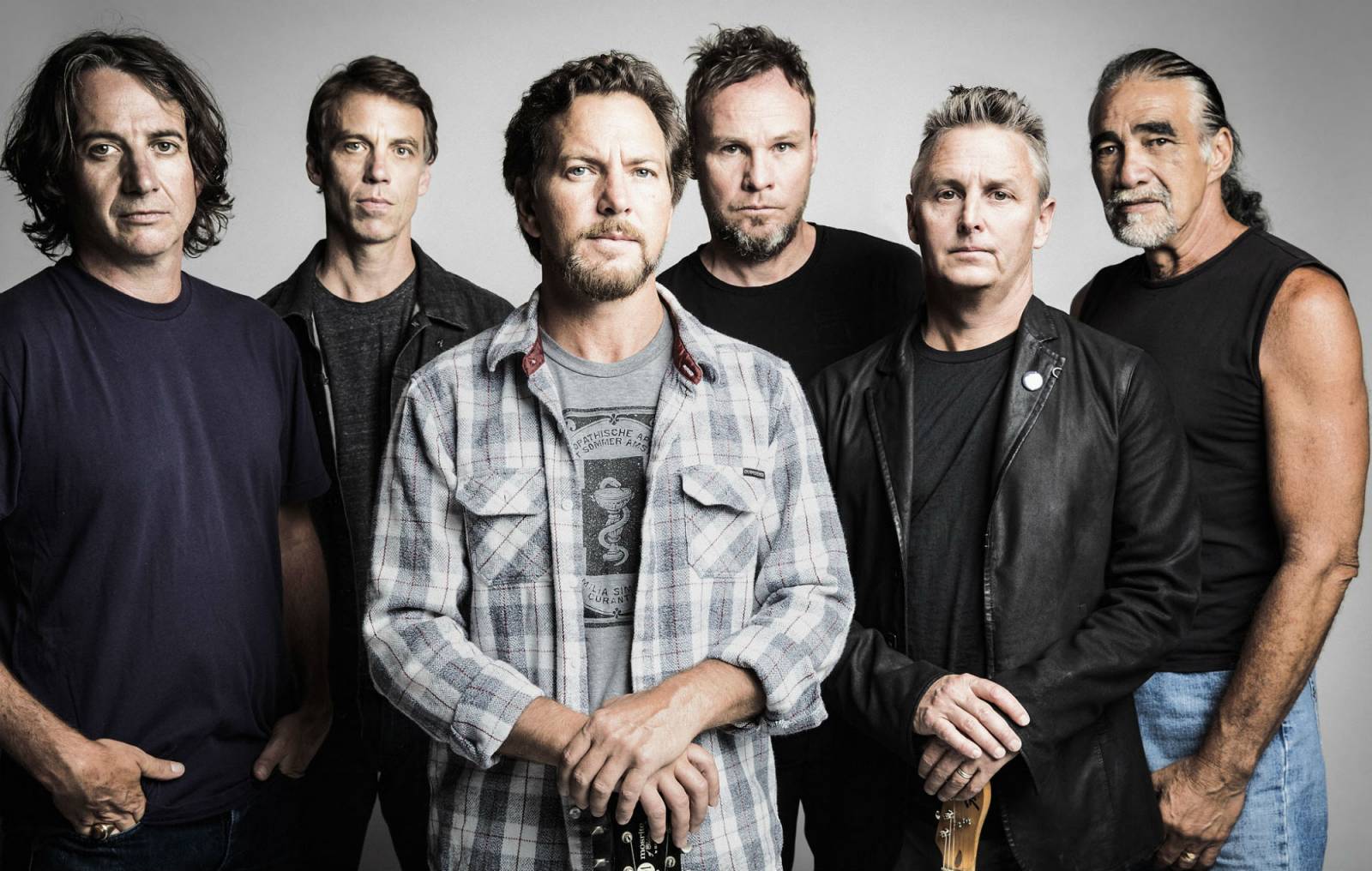Pearl Jam vystřelili ze tmy. Vydali nový singl a chystají oslavu třicetin