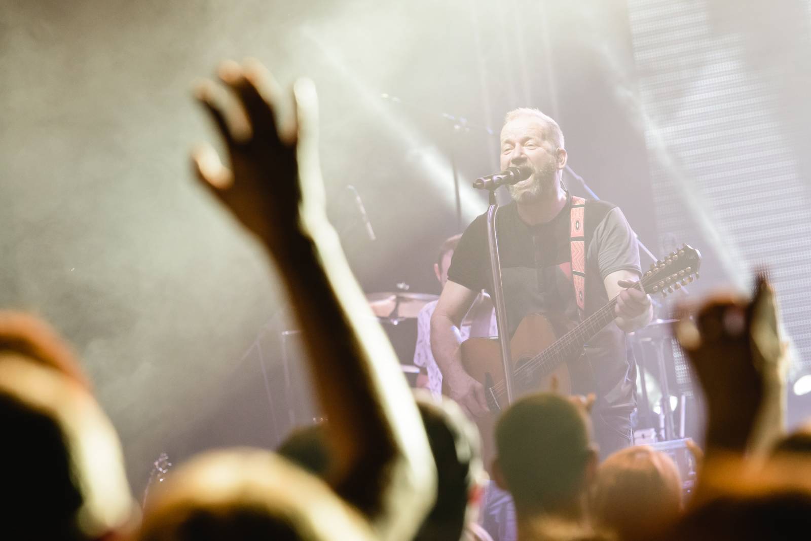 David Koller vydal singl, který před rokem zmizel při vykradení studia. Virtuální album se rozrůstá, „do konce roku plánujeme vydat EP,“ říká Koller