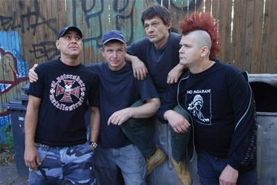 Sto kapel a šest hodin hudby, vyšla výjimečná benefiční kompilace pro organizaci SANANIM