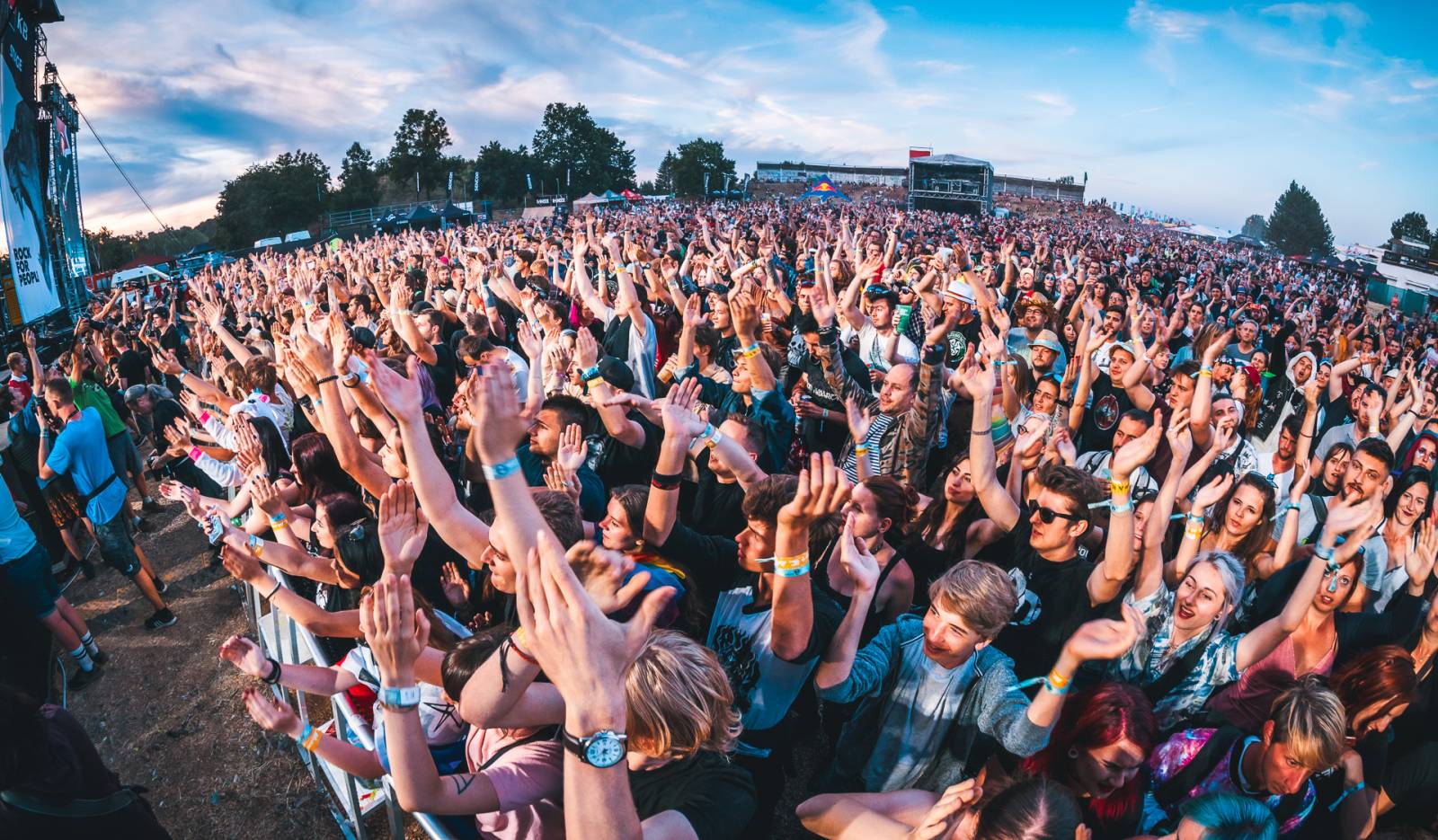 Green Day nepřijedou do Česka ani letos, Rock for People přesouvá letošní ročník festivalu