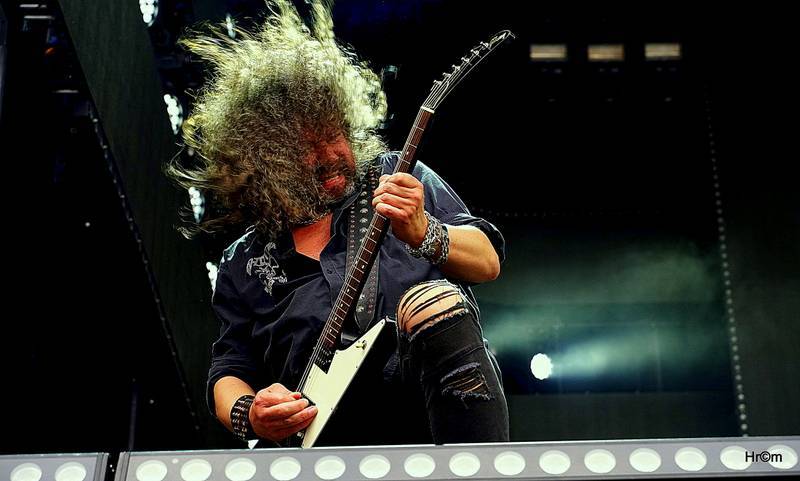 Kabát vyráží na turné Cirkus Kabát, původní šňůru opět překládá