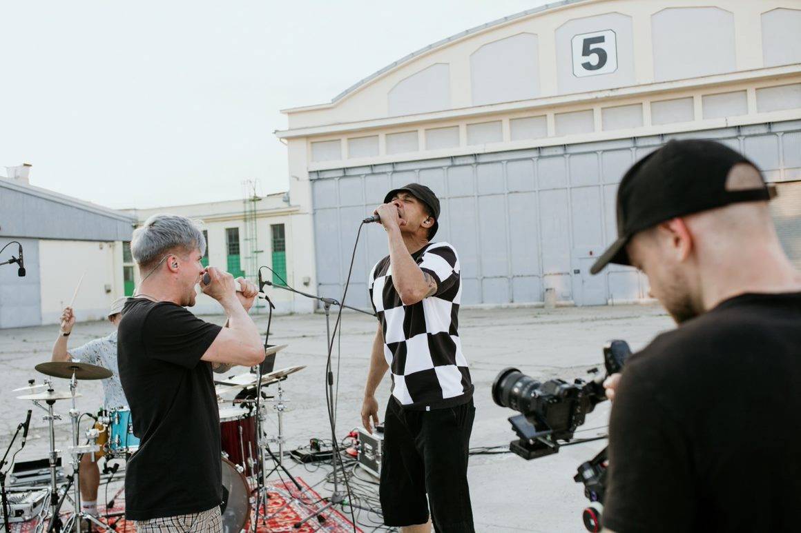 John Wolfhooker vzdali poctu Limp Bizkit, sekundoval jim Ben Cristovao