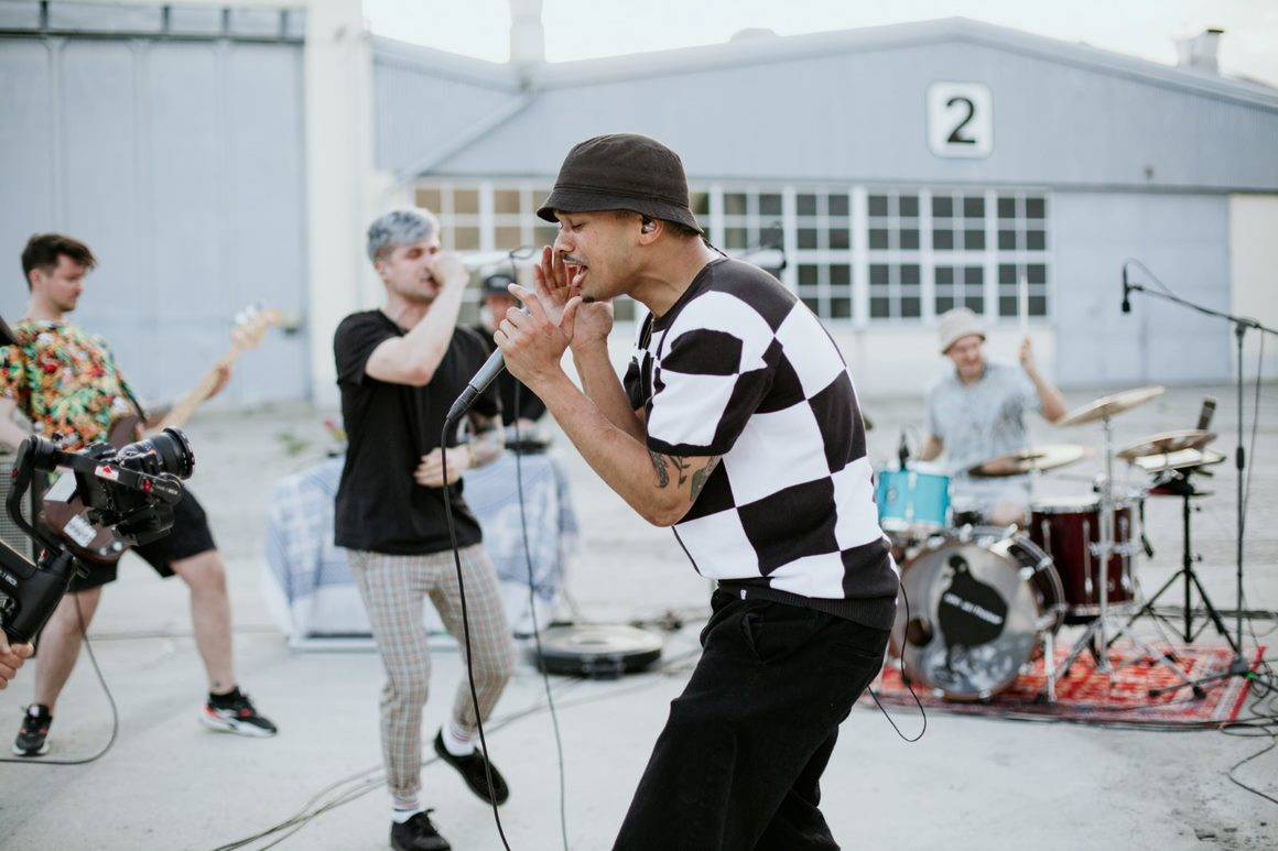 John Wolfhooker vzdali poctu Limp Bizkit, sekundoval jim Ben Cristovao