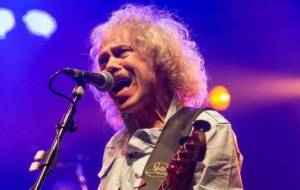 Zemřel basák Alan Lancaster ze Status Quo, trpěl roztroušenou sklerózou