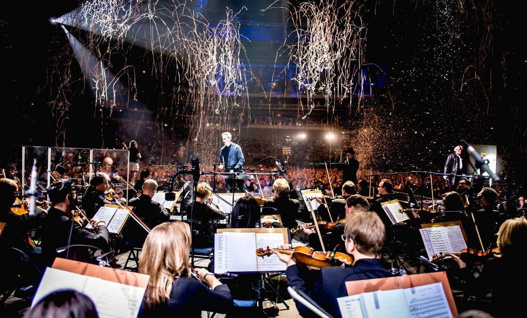 Pražský výběr míří do kin, filmem Symphony Bizarre zavzpomíná na koncert v O2 areně