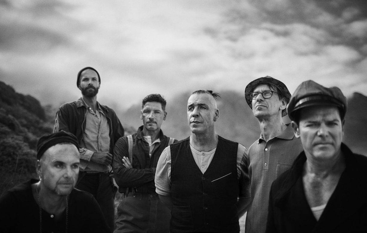 Rammstein odkládají vydání alba, důvodem je nedostatek papíru