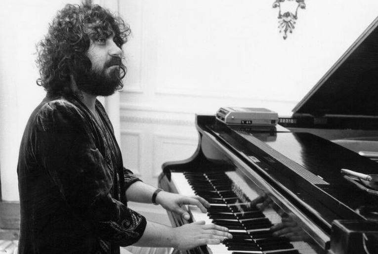 Zemřel hudební skladatel Vangelis, proslavil se hudbou k filmu Ohnivé vozy