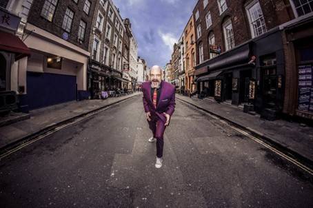 Freak Power míří v čele s Ashley Slaterem do Rock Café, předskokany budou Dreddy Seppsama