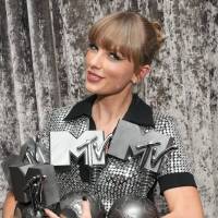 Evropským hudebním cenám MTV vévodila Taylor Swift, sošky si odnesli i Harry Styles, MUSE nebo Sam Smith