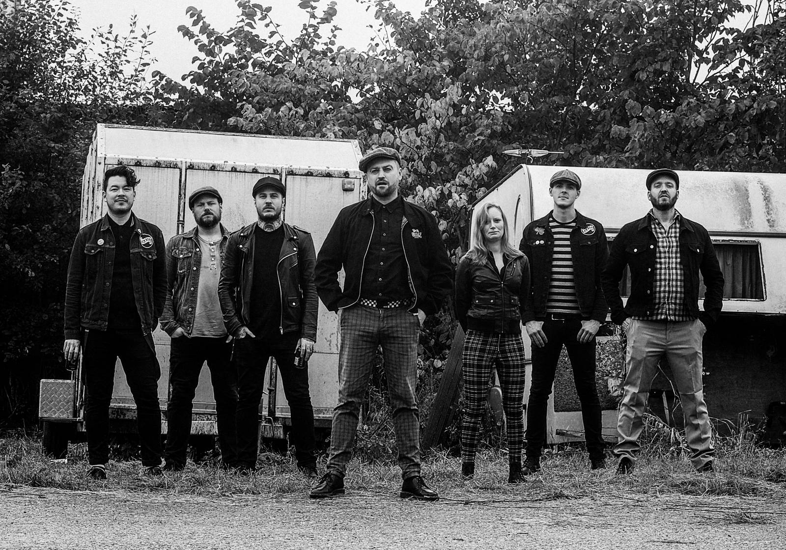 Punkrockový dvojboj: Do pražského Rock Café dorazí němečtí Straightline a švédští Sir Reg