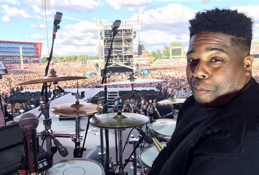 Zemřel Aaron Spears, bubeník Ariany Grande nebo Ushera