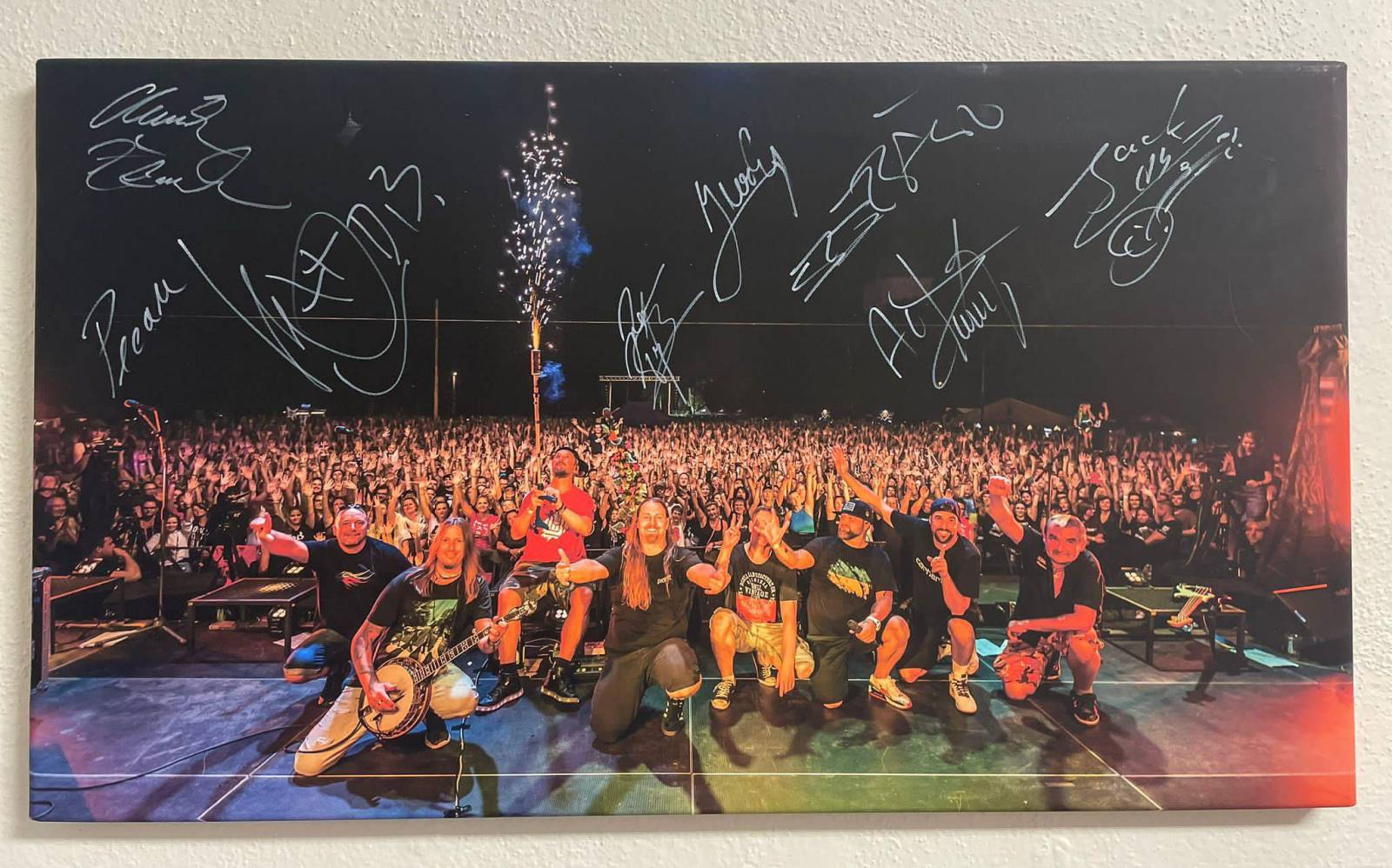 Rybičky 48, No Name, Arakain, Divokej Bill či Viktor Sheen zpříjemní Vánoce dětem z Klokánku