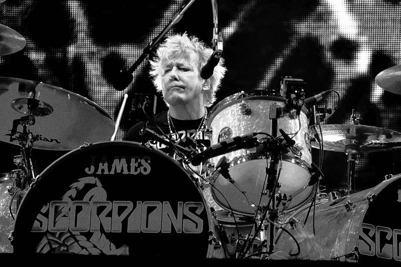 Zemřel bývalý bubeník Scorpions James Kottak, bojoval se závislostí na alkoholu