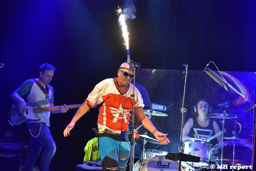 Zemřel Miroslav Imrich, bývalý zpěvák Abraxasu. Našli ho ležet u železniční trati