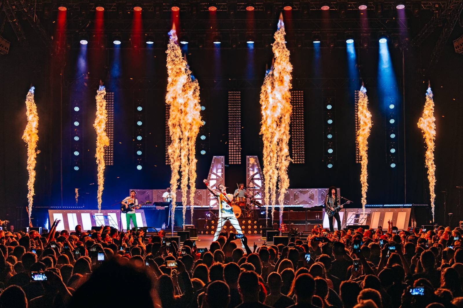 Queenie startují turné, oslaví na něm osmnácté narozeniny