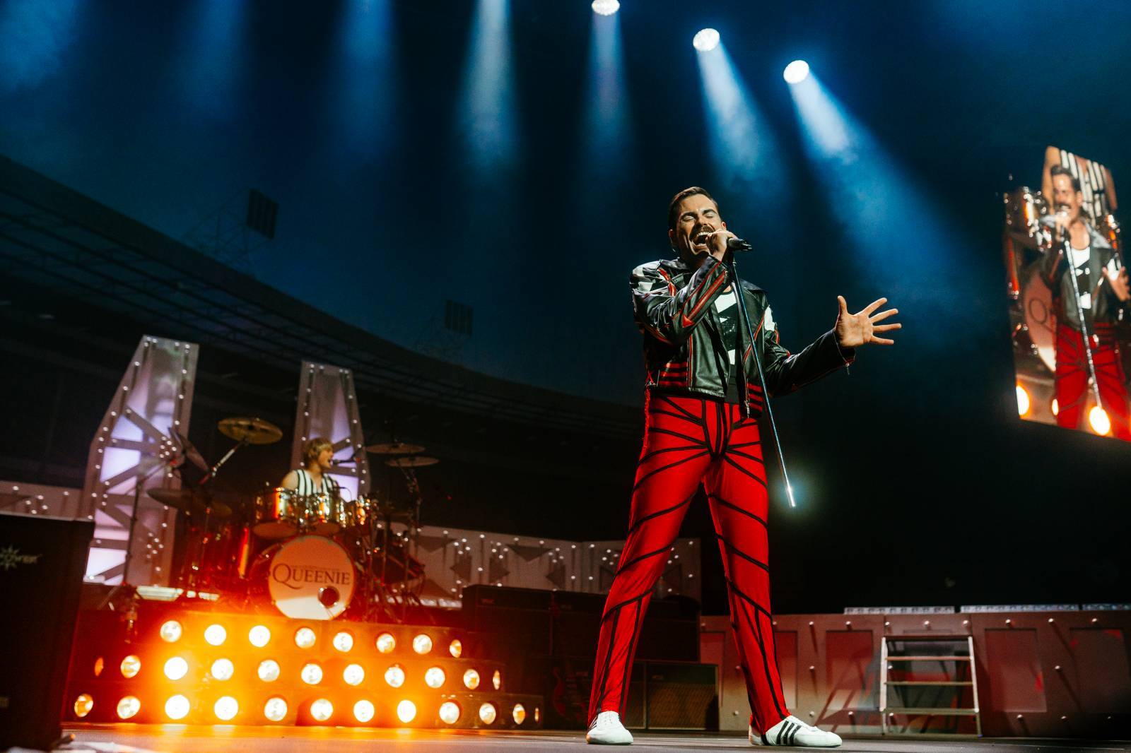 Queenie startují turné, oslaví na něm osmnácté narozeniny