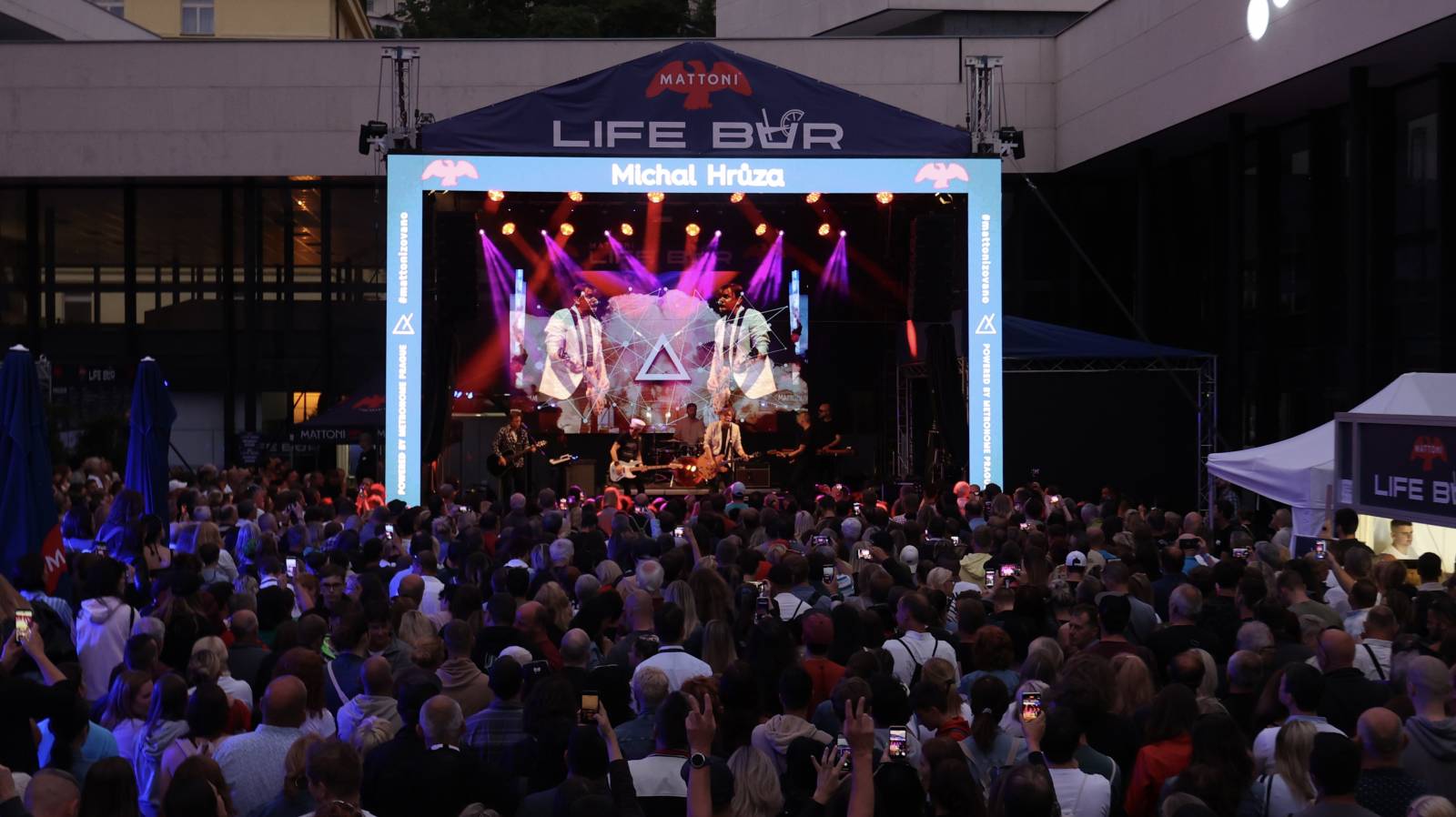 Festival v Karlových Varech nebude jen o filmech. Mattoni Life Bar zve na koncerty Davida Kollera, Richarda Krajča nebo PSH