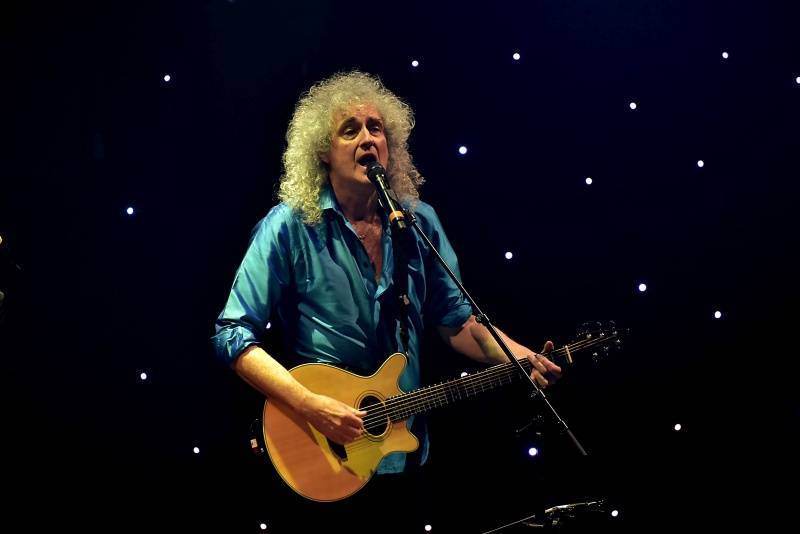 Brian May z Queen prodělal mrtvici, ztratil kontrolu nad svou rukou