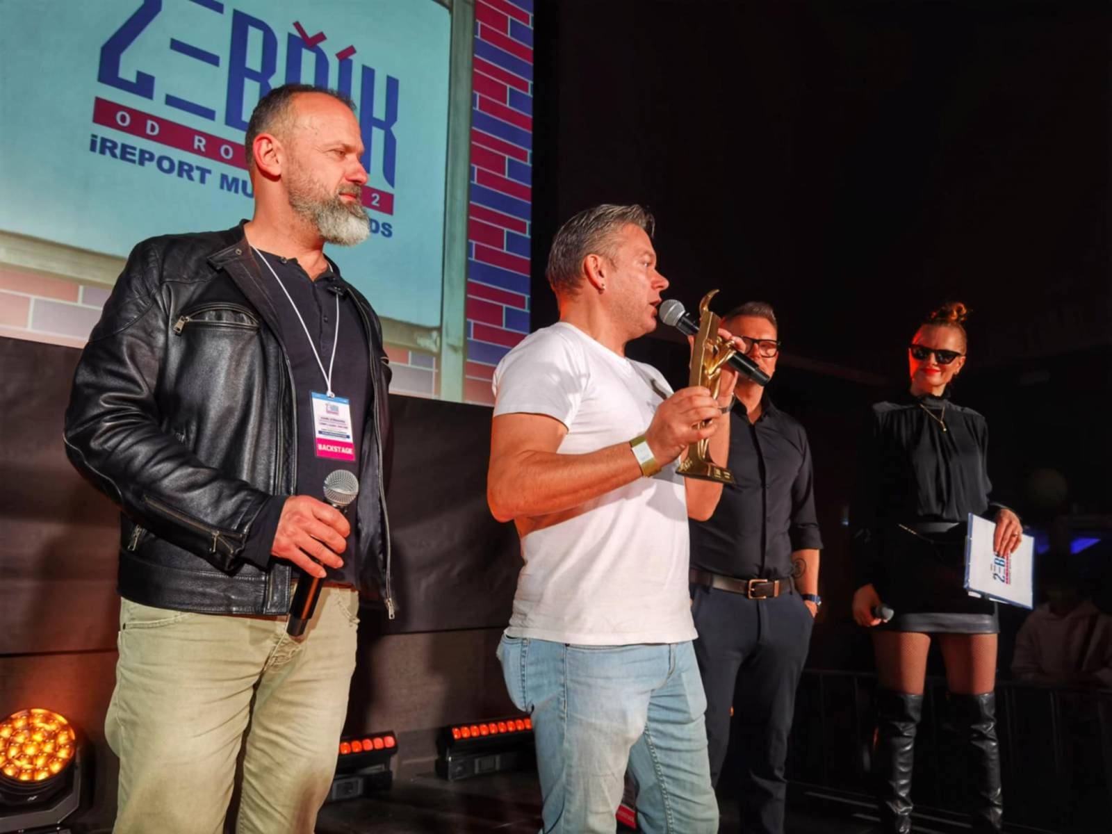 Žebřík číslo 33 opanovali Monkey Business, Marpo a Chinaski, speciální cenu převzal Kamil Střihavka