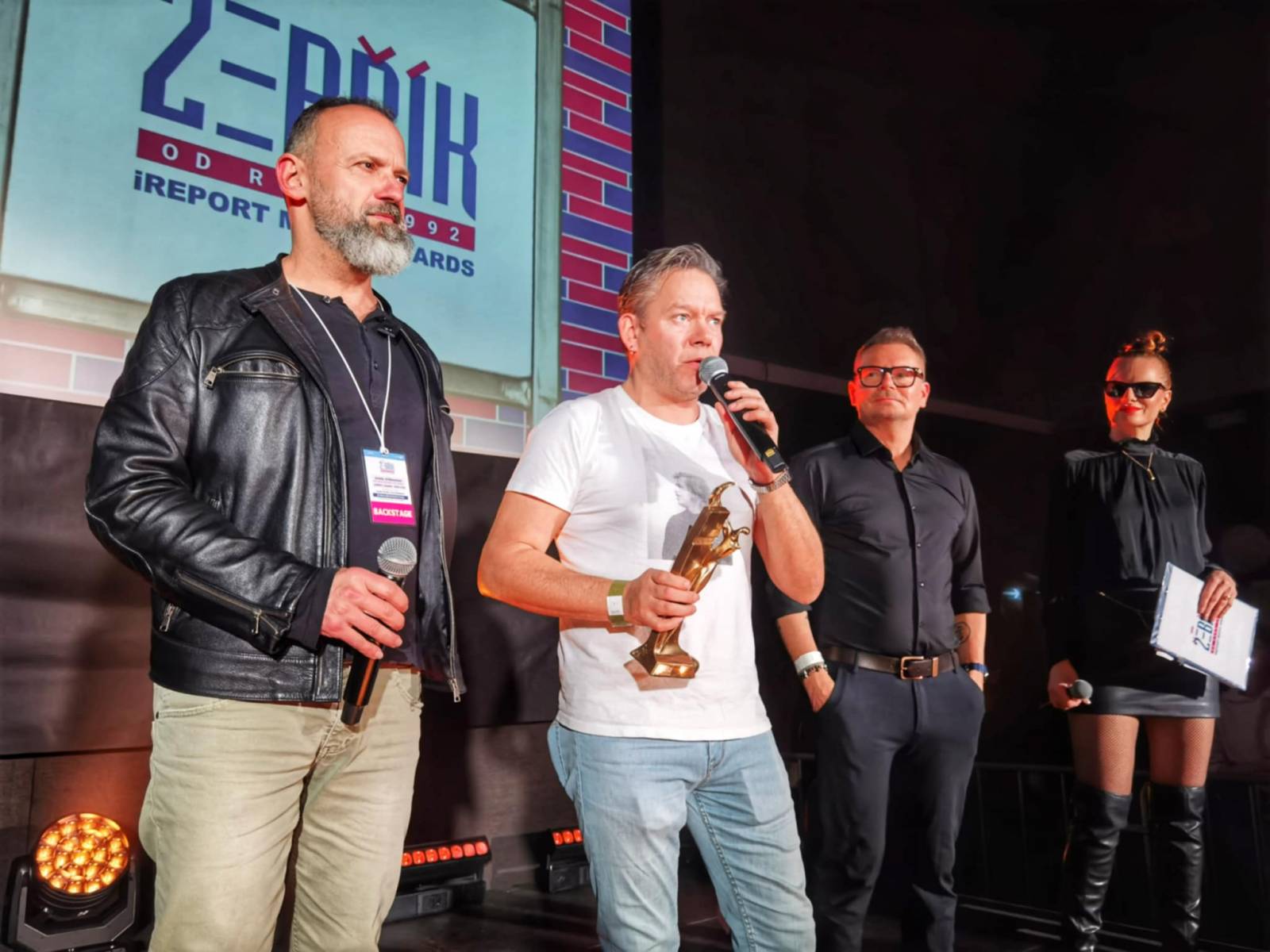 Žebřík číslo 33 opanovali Monkey Business, Marpo a Chinaski, speciální cenu převzal Kamil Střihavka