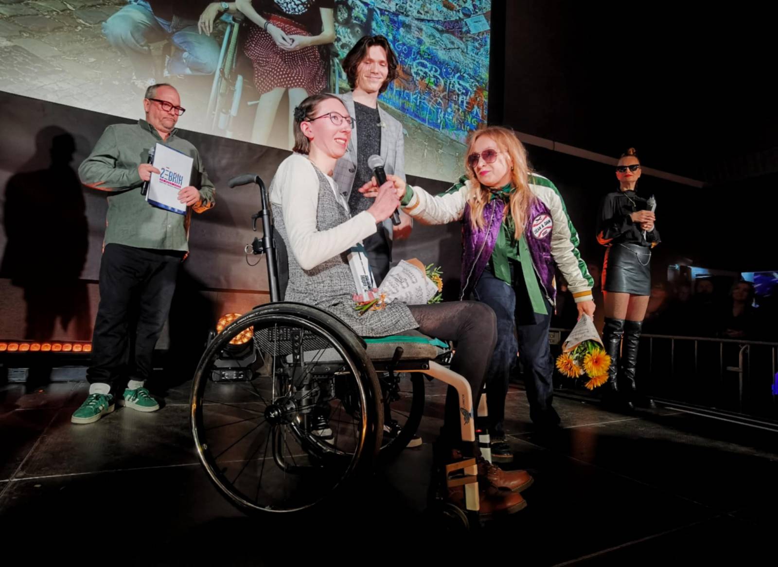 Žebřík číslo 33 opanovali Monkey Business, Marpo a Chinaski, speciální cenu převzal Kamil Střihavka