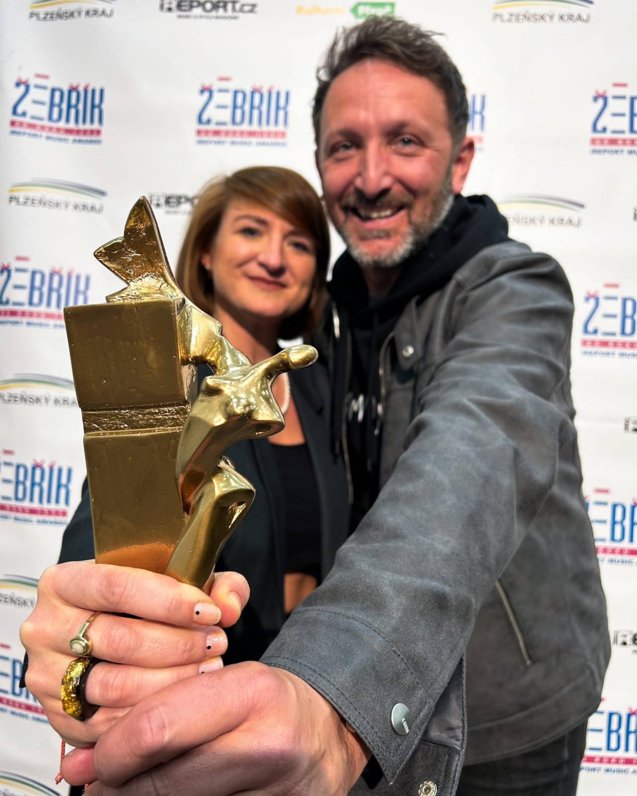 Žebřík číslo 33 opanovali Monkey Business, Marpo a Chinaski, speciální cenu převzal Kamil Střihavka