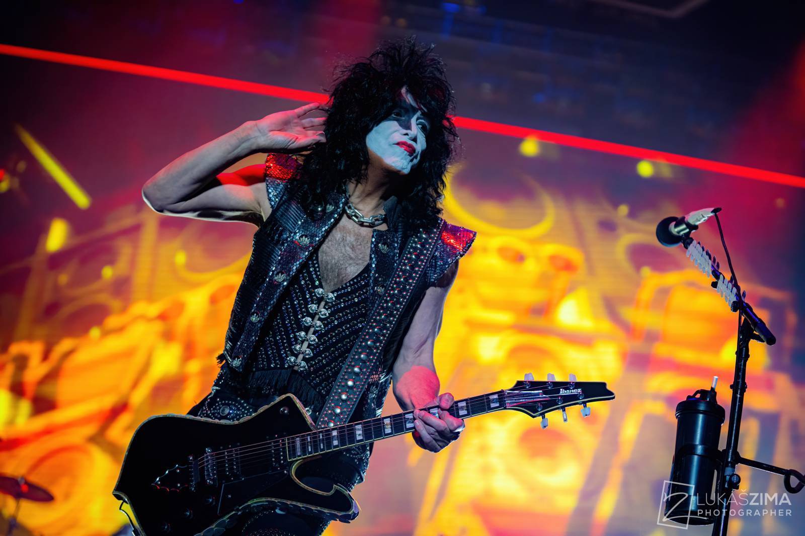 Chystá se film o KISS. Paula Stanleyho zřejmě ztvární Nick Jonas