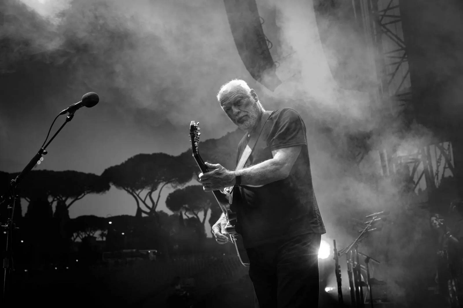 David Gilmour rozezní kina po celém světě. Záznam z Circus Maximus nabízí jeho sólovou tvorbu i hity Pink Floyd