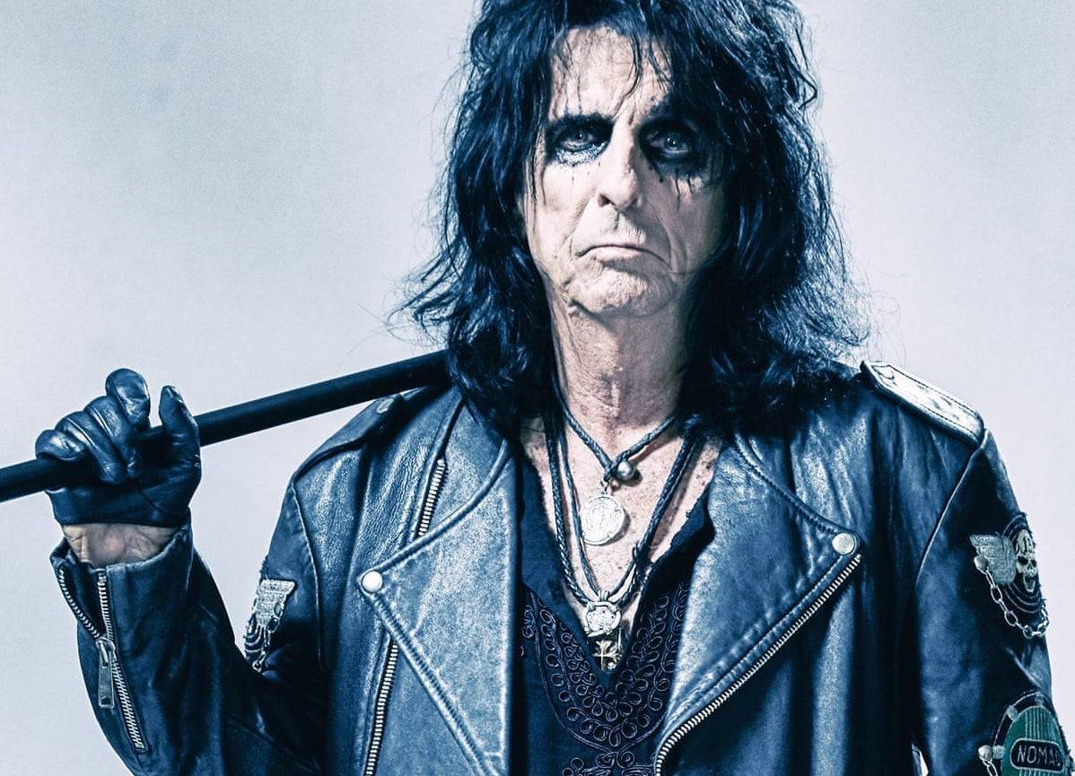 Alice Cooper míří do Česka. Ikona horror rocku vystoupí v Plzni