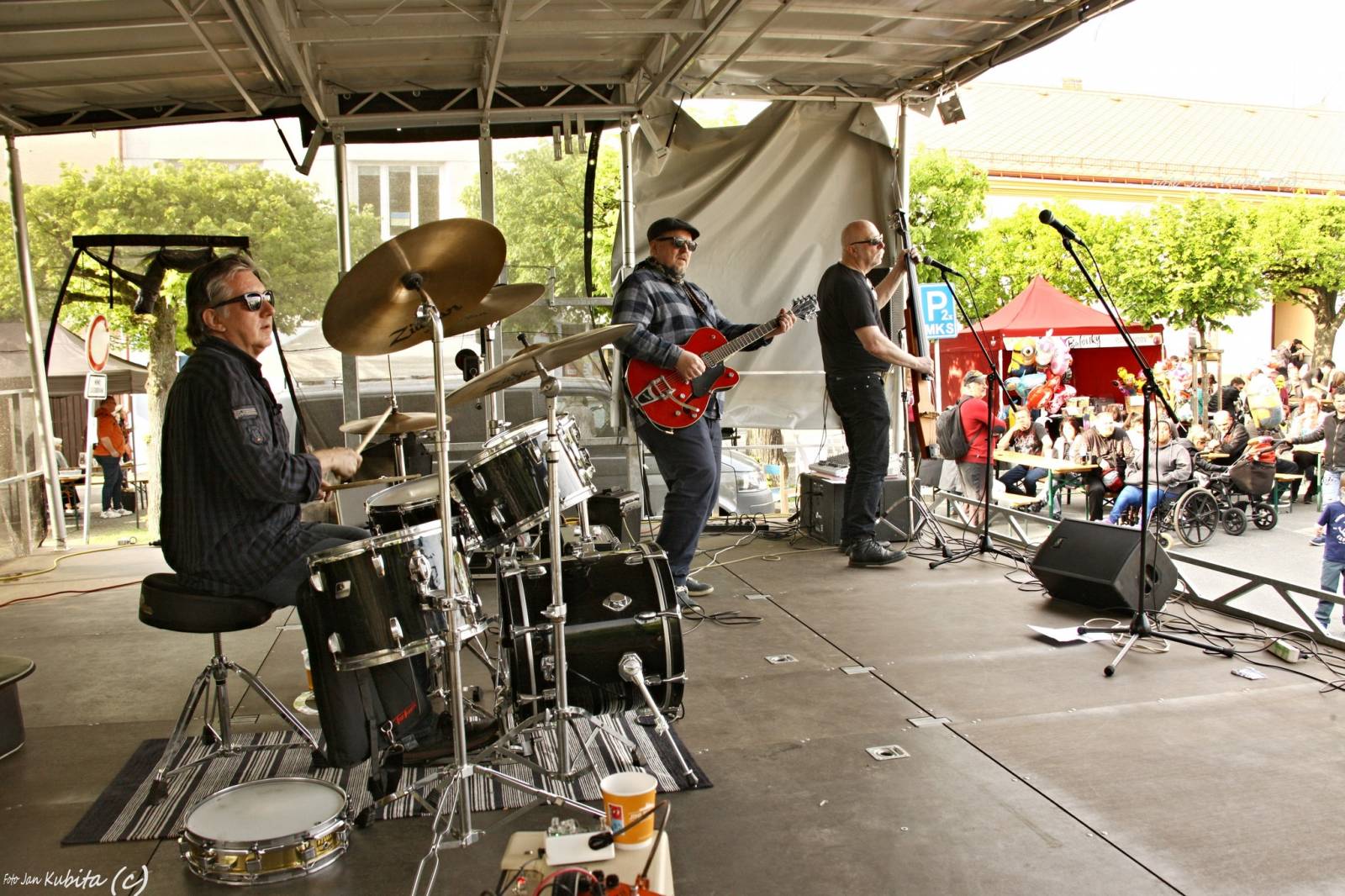 Zemřel bubeník Pavel Skala, doprovázel Vladimíra Mišíka i Otu Petřinu