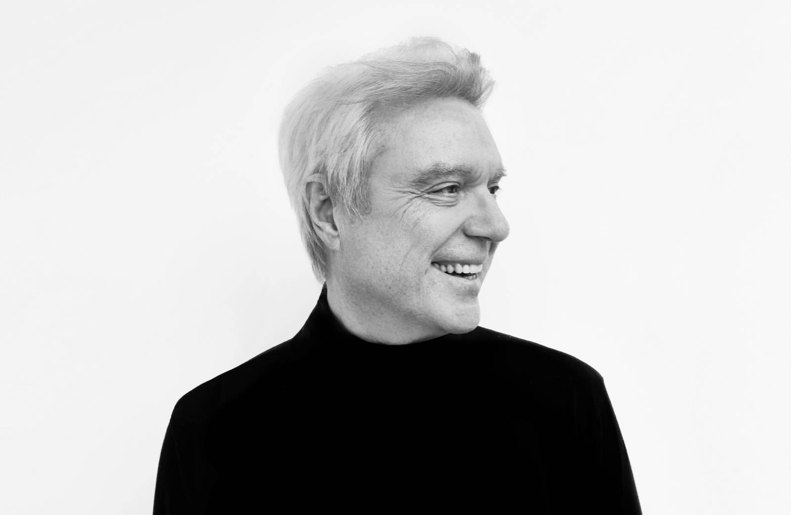 David Byrne se vrátí do Česka. Do O2 universa dorazí příští rok v červnu