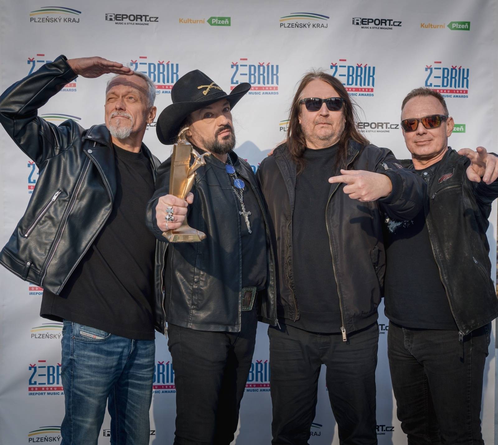 Žebřík #34: Skupinou roku je Mňága a Žďorp, objevem Doctor Victor a speciální cenu převzal Roman Holý