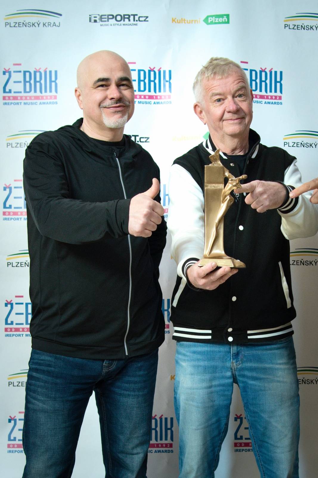 Žebřík #34: Skupinou roku je Mňága a Žďorp, objevem Doctor Victor a speciální cenu převzal Roman Holý